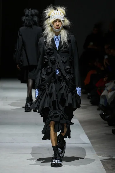 Look 25